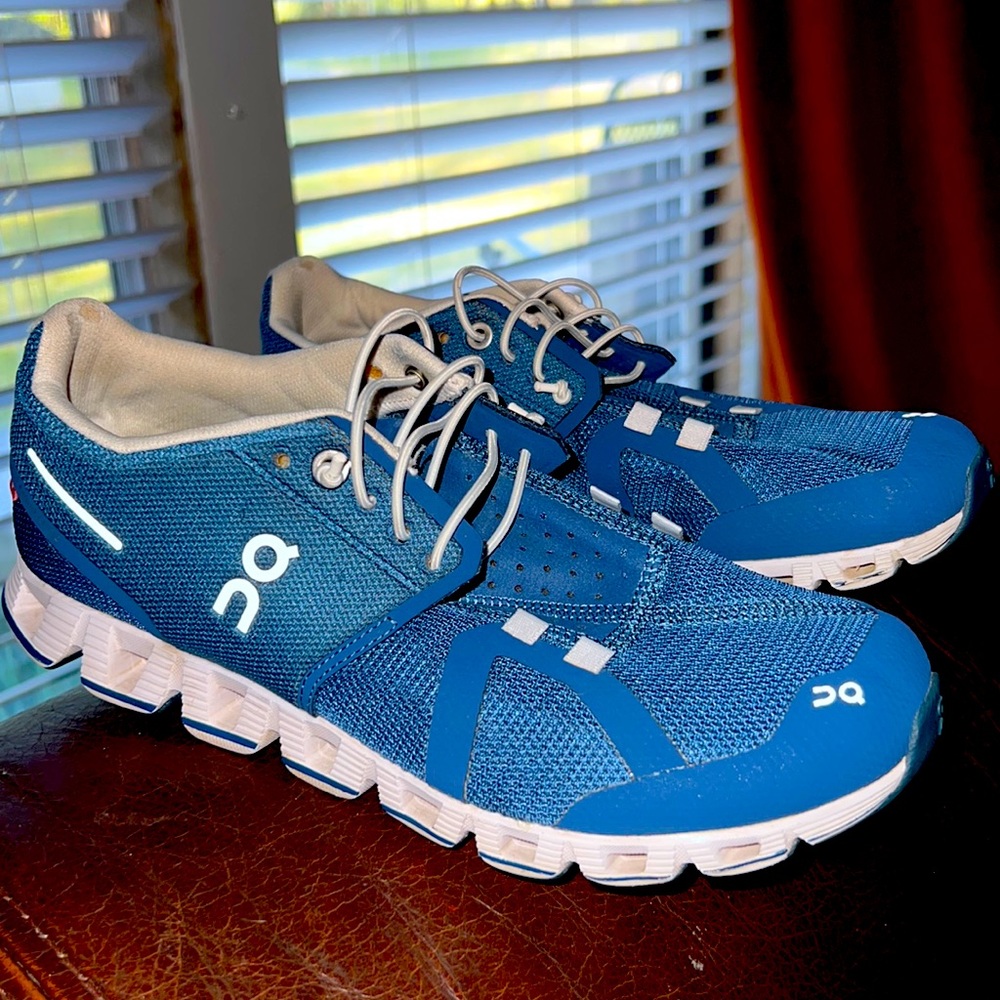 Womens On Cloud Shoes